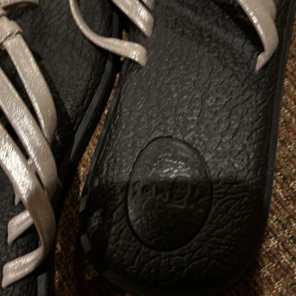 Sanuk women’s Flip Flop Yoga Salty , Size 10. Metallic - Picture 9 of 16